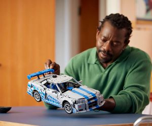 LEGO® Technic „Бързи и яростни 2“: Кола Nissan Skyline GT-R (R34) 42210 