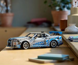 LEGO® Technic „Бързи и яростни 2“: Кола Nissan Skyline GT-R (R34) 42210 