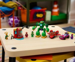 LEGO® Disney Junior Marvel Локи срещу Железния човек 11211 