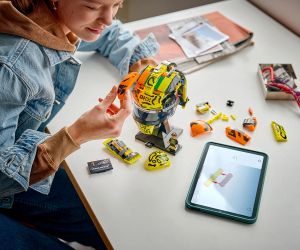 LEGO® Editions Каска на Ландо Норис от отбора на McLaren Mastercard  43023