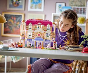 LEGO® Friends Грандхотел Хартлейк Сити 42704 