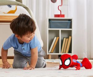Spidey Танцуващ и пълзящ Спайди