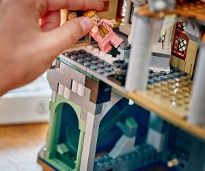 LEGO® Harry Potter Замъкът Хогуортс Източно крило 76473 