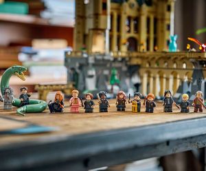 LEGO® Harry Potter Замъкът Хогуортс Източно крило 76473 