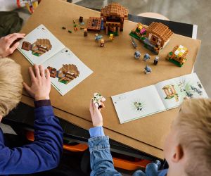 LEGO® Minecraft Атака на селището на заклинателите 21596 