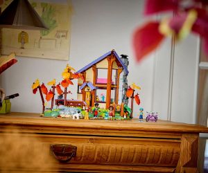 LEGO® Friends Уютна есенна горска хижа 42705 