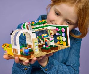 LEGO® Friends Творчески магазин за цветя 42693 