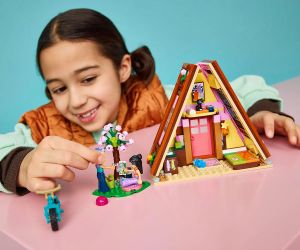 LEGO® Friends Хижа за луксозен къмпинг сред природата 42682 