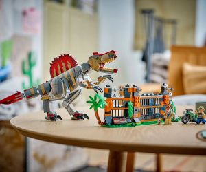 LEGO® Jurassic World  Бягството на спинозавъра 77982