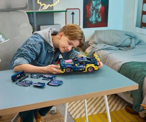 LEGO® Technic Кола с персонализиран гараж Ford Mustang GT 42236 
