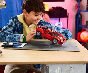 LEGO® Technic Кола Ferrari 488 Pista 42235 
