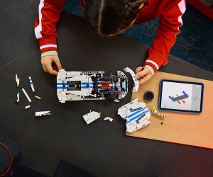 LEGO® Technic Спортна кола Dodge Viper GTS-R 42234 