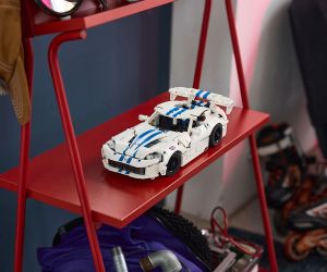 LEGO® Technic Спортна кола Dodge Viper GTS-R 42234 