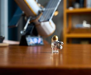 LEGO® Icons Космически телескоп Хъбъл 11382 