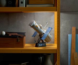 LEGO® Icons Космически телескоп Хъбъл 11382 