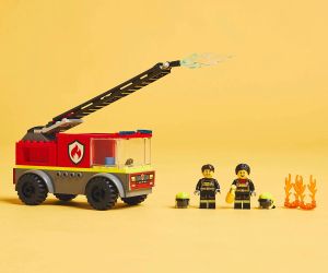 LEGO® City Пожарникарски камион със стълба 60463