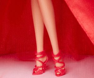 Barbie® Holiday 2026 Колекционерска кукла Барби блондинка